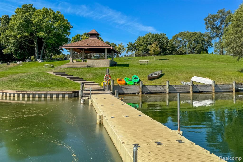 422 THORNEHILL Trail, Oxford, MI 48371 — Photo 48