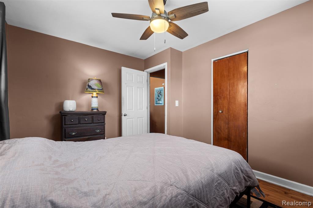 592 E Dallas Avenue, Madison Heights, MI 48071 — Photo 14