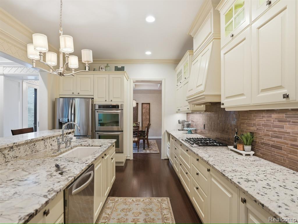 55951 Ashbrooke Drive W, Utica, MI 48316 — Photo 28