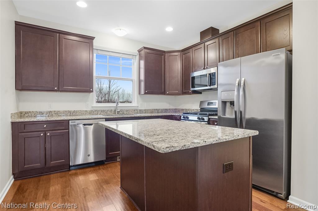 3127 Chambers W, Wixom, MI 48393 — Photo 20