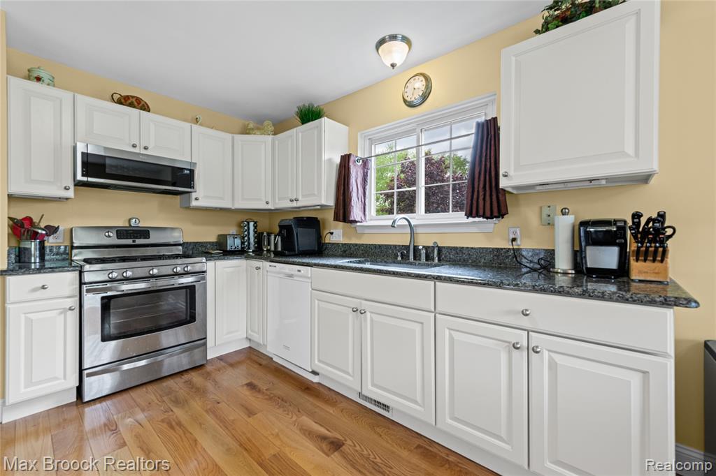 7512 Lake Street, Dexter, MI 48130 — Photo 8