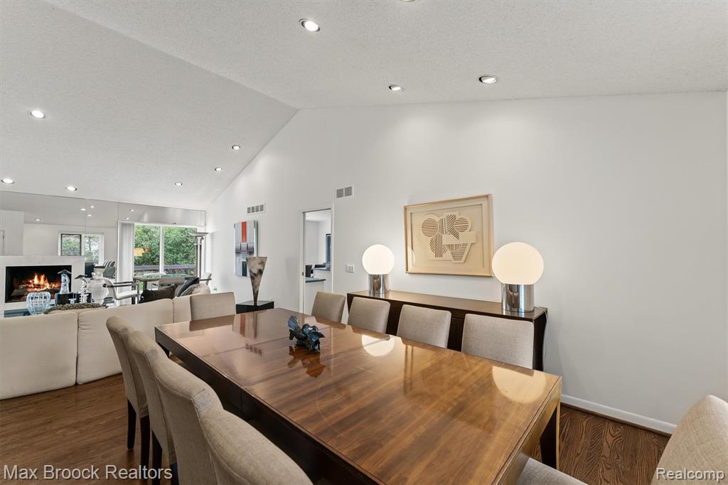 5725 Ridgewood Road, West Bloomfield, MI — Photo 8