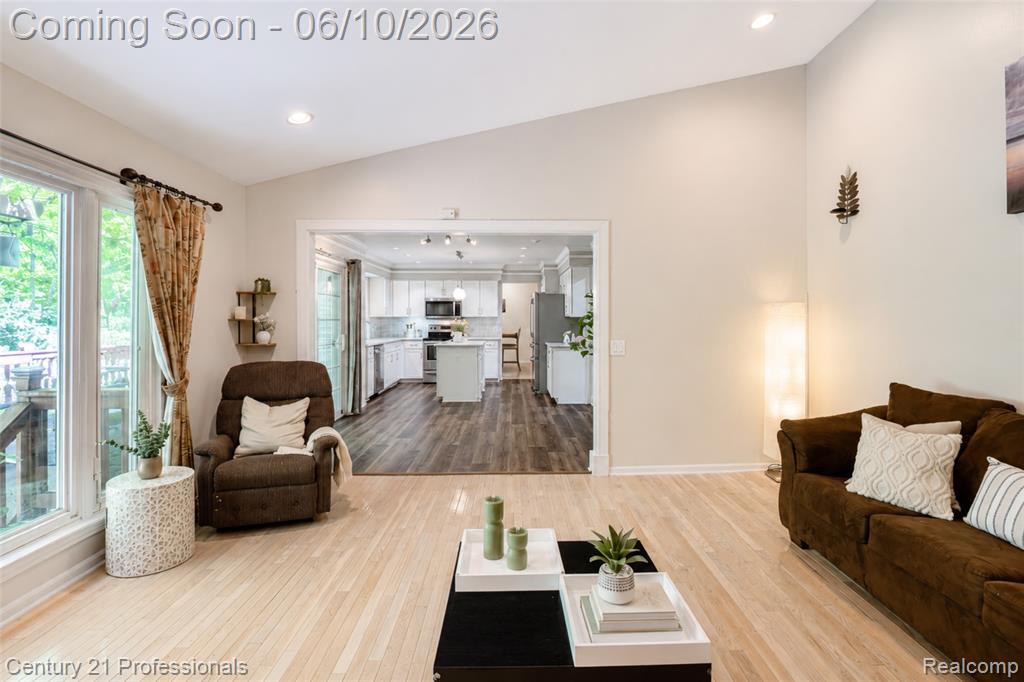 425 Cherry Grove Lane, Walled Lake, MI 48390 — Photo 33