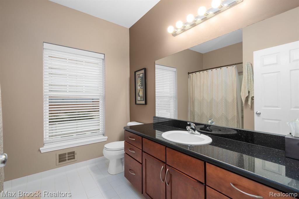 25618 PORTICO Lane, Novi, MI — Photo 31