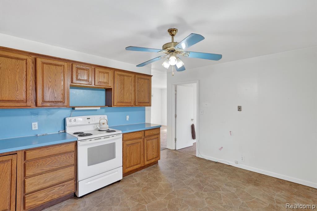 1392 Winfield Drive, Swartz Creek, MI 48473 — Photo 11