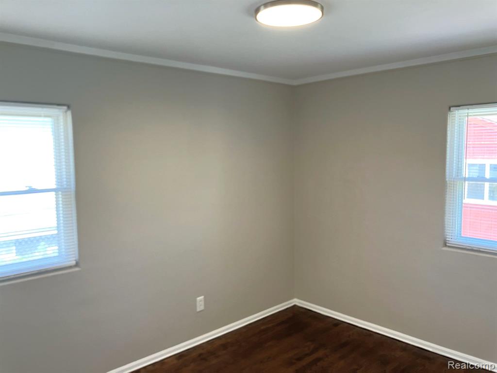 8189 STATE Park, Center Line, MI 48015 — Photo 14