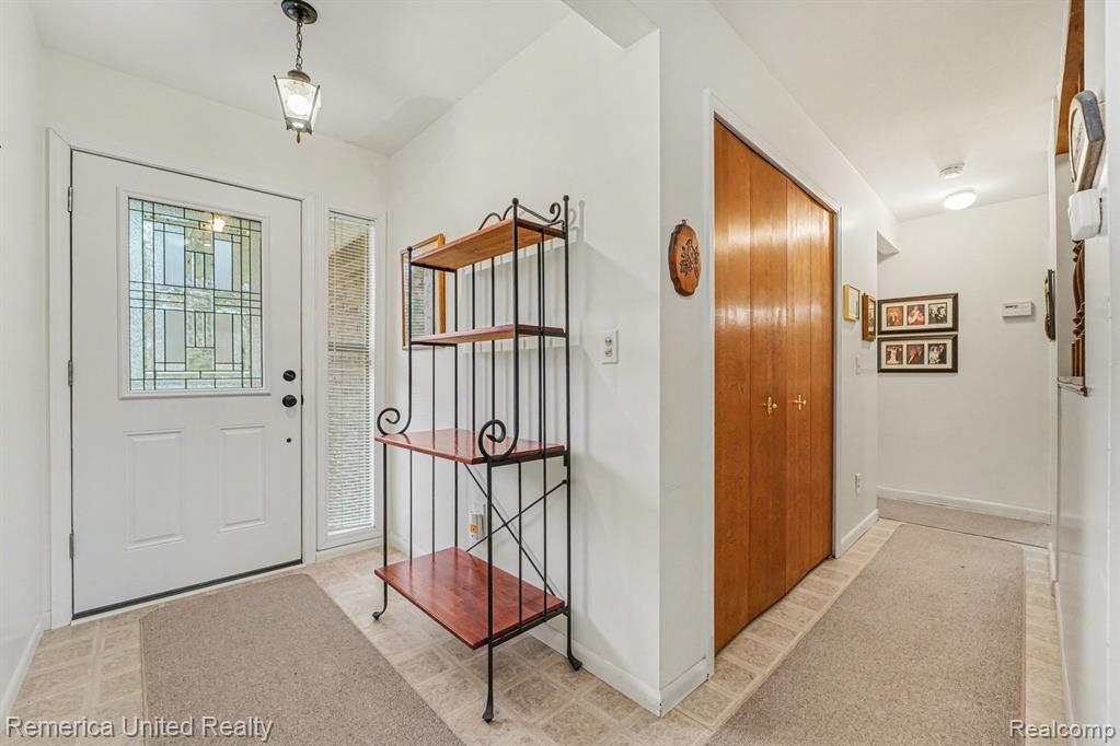 11796 Post Lane, South Lyon, MI 48178 — Photo 5