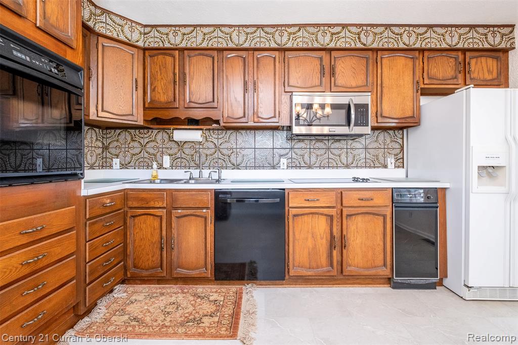 11700 Farley, Redford, MI 48239 — Photo 16