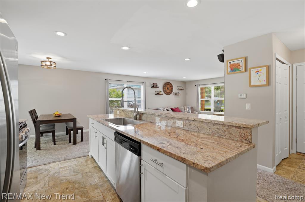 6070 Hackett, Waterford, MI 48327 — Photo 13