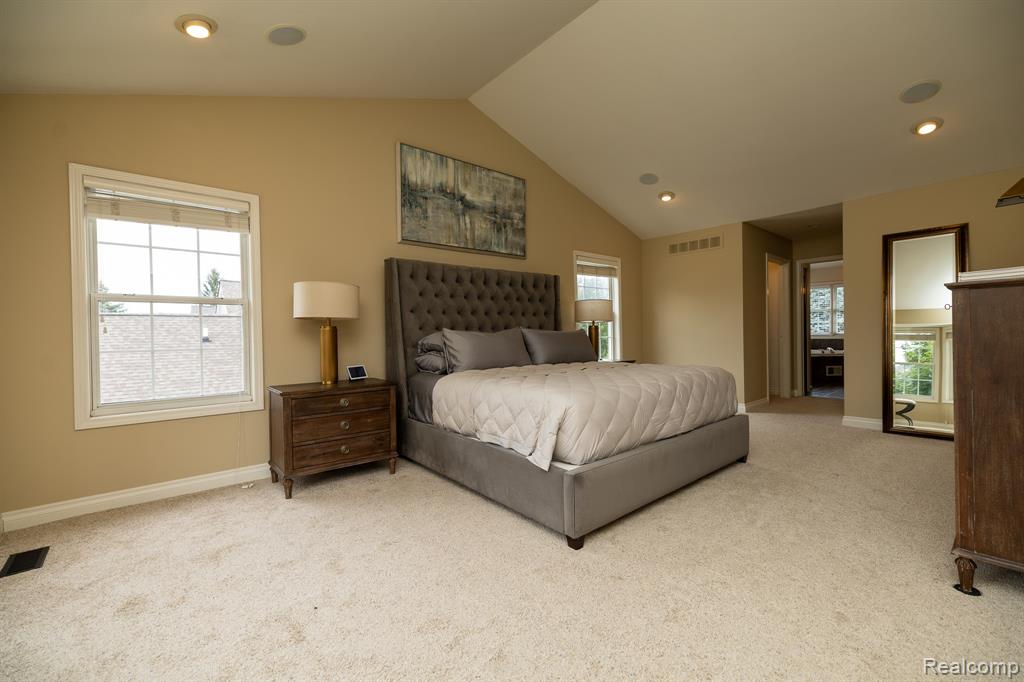 4910 Knollcrest Court, Commerce Twp, MI 48382 — Photo 31