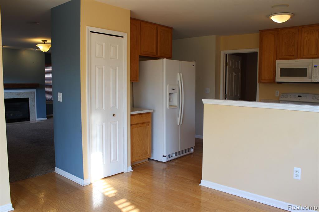 4160 BRIGHTON Lane, Canton, MI 48188 — Photo 7