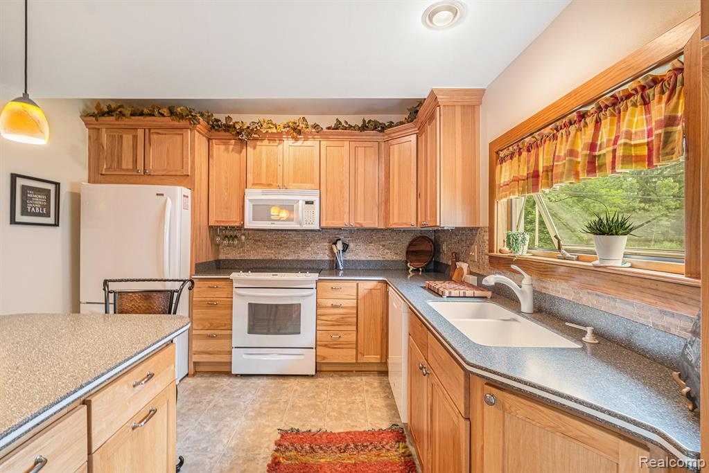 7488 Jennings Road, Swartz Creek, MI 48473 — Photo 9
