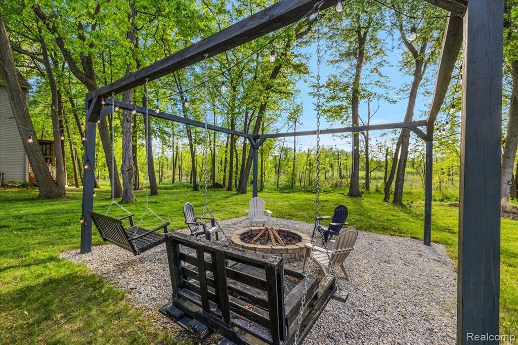 457 Cove View Drive, Waterford, MI 48327 — Photo 36