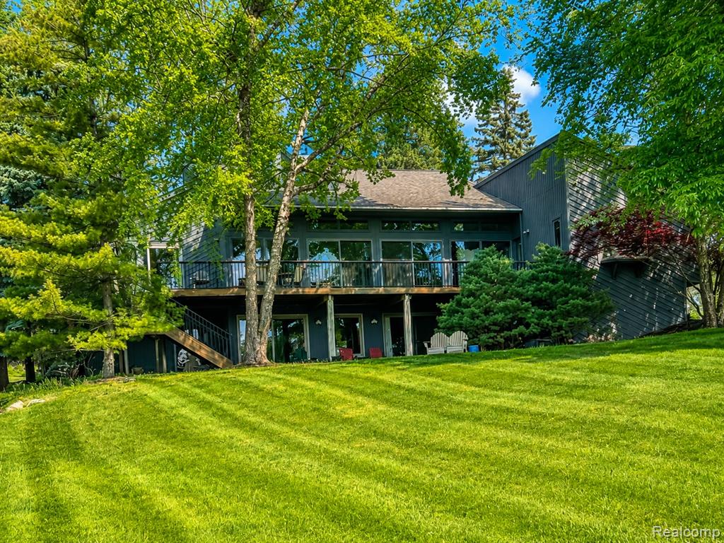 2501 Doleman Drive, West Bloomfield, MI 48324
