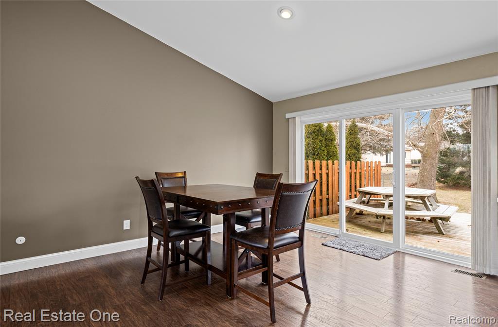 6335 Stonehearth Pass, Grand Blanc, MI 48439 — Photo 21