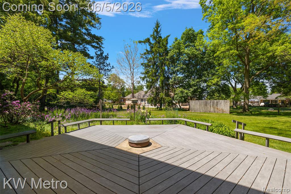 7036 Lindenmere Drive, Bloomfield Hills, MI 48301 — Photo 35