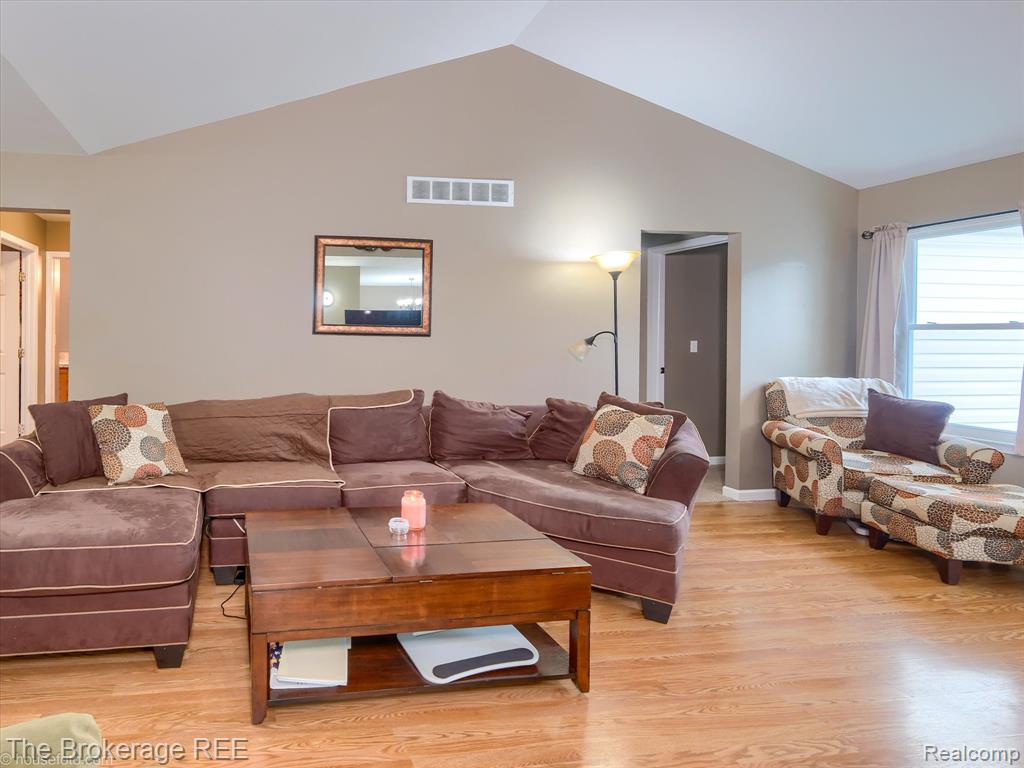 822 Alana Court, Davison, MI 48423 — Photo 8