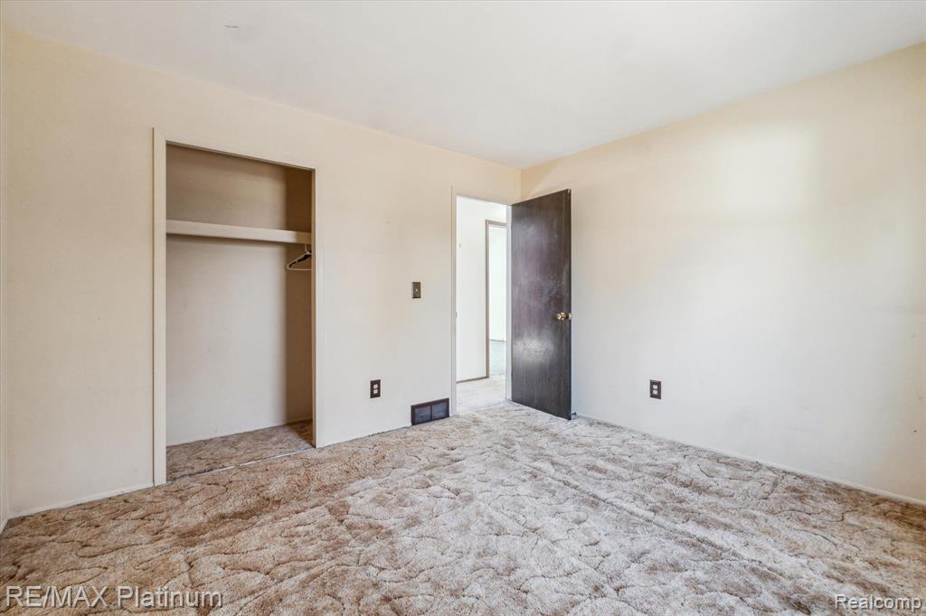 430 WILD OAK Lane, Perry, MI 48872 — Photo 28