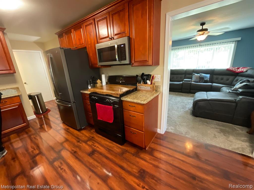 9127 BRIARWOOD Drive, Plymouth, MI 48170 — Photo 9