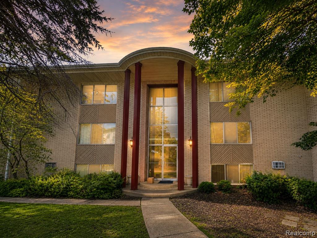 33234 Kingslane Court, 5, Farmington, MI 48336