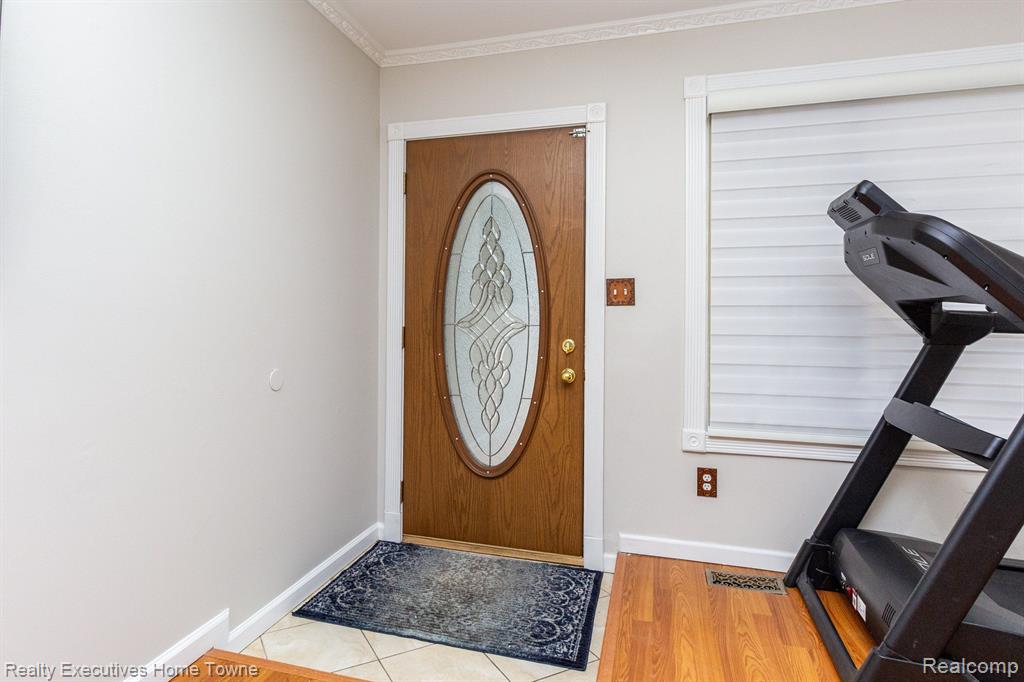 39654 EDGEMONT Drive, Sterling Heights, MI 48310 — Photo 6