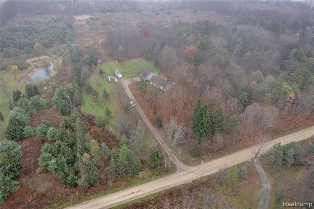 6789 LYONS Road, Imlay City, MI 48444 — Photo 2