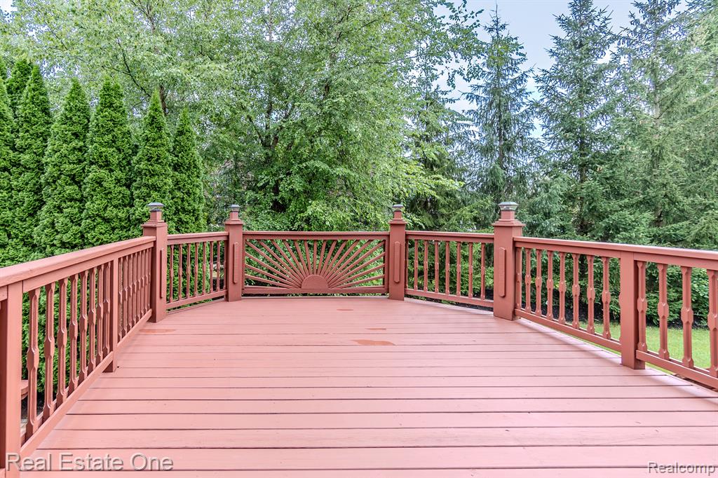 18090 Peninsula Way, Northville, MI 48168 — Photo 91