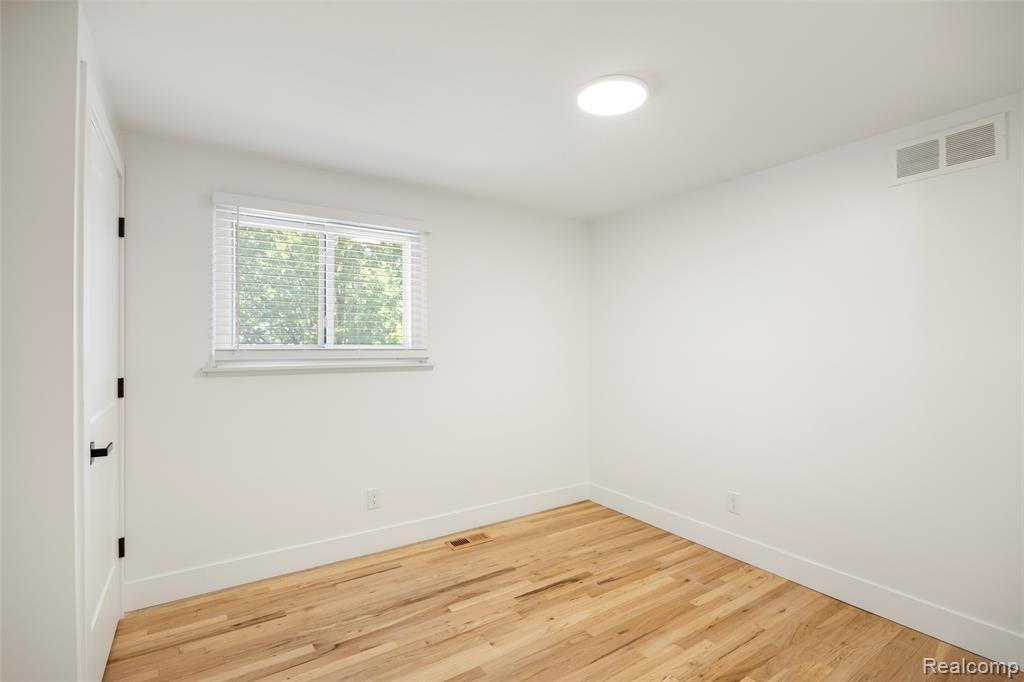 14631 Labelle Street, Oak Park, MI 48237 — Photo 13