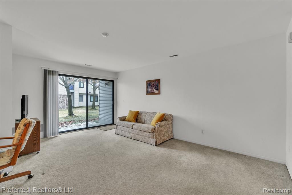 42565 LILLEY POINTE Drive, Canton, MI 48187 — Photo 10