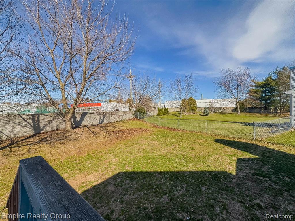5925 Northridge Circle, Waterford, MI 48327 — Photo 38