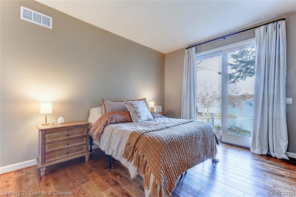 8308 Peninsular Drive, Fenton, MI 48430 — Photo 17