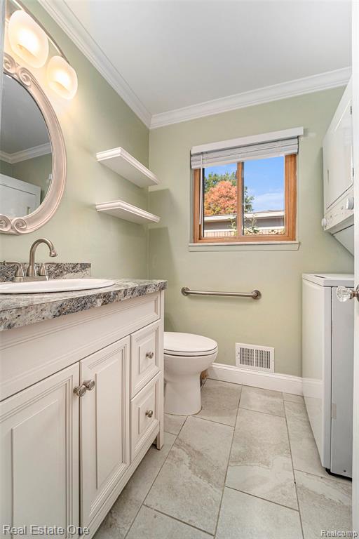 5761 Bingham Drive, Troy, MI 48085 — Photo 8