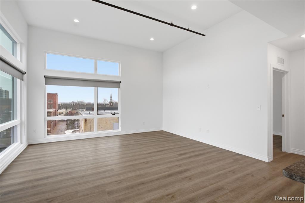 166 Oak st Street, Wyandotte, MI, 48192