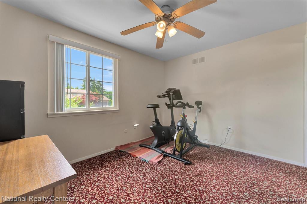 5450 Pocono Street, West Bloomfield, MI 48323 — Photo 47