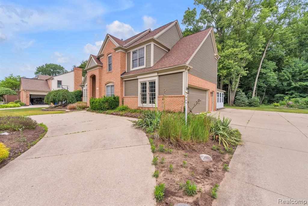 47974 Deer Trail Drive, Canton, MI 48187 — Photo 4