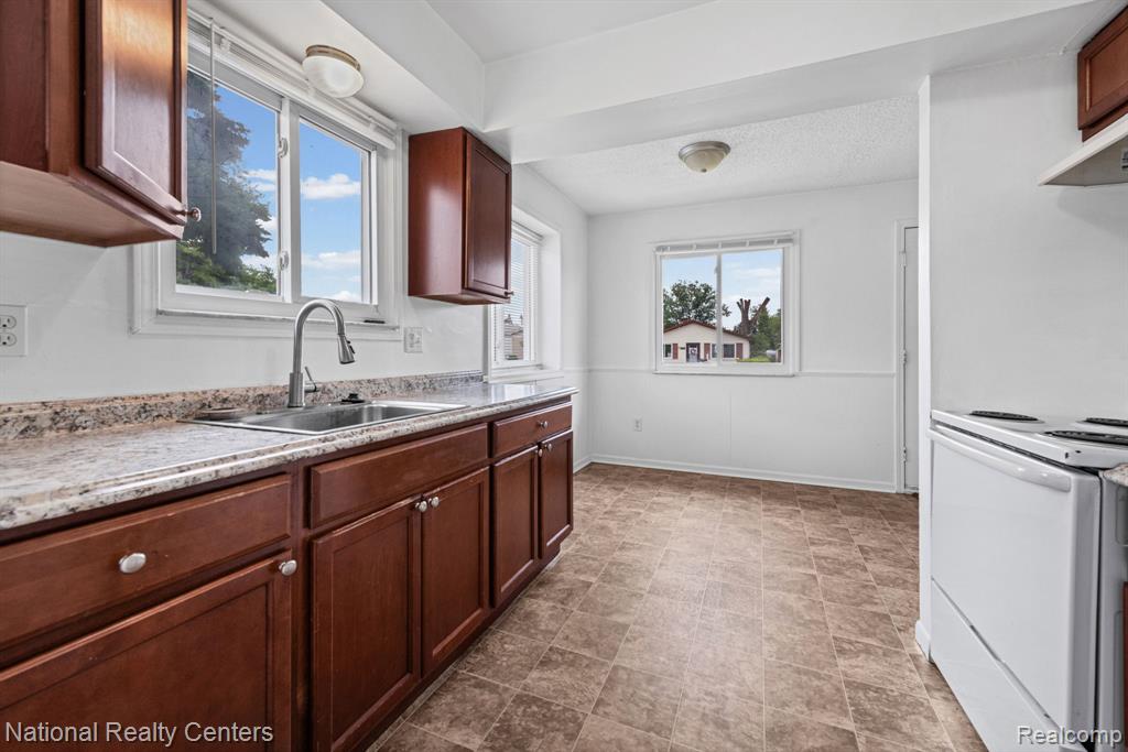 19861 Vermander Avenue, Clinton Twp, MI 48035 — Photo 14