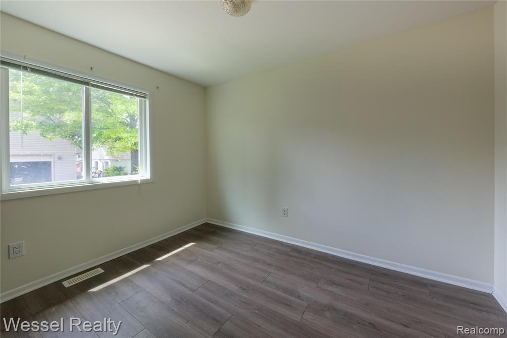 47437 BETTY Street, Shelby Twp, MI 48317 — Photo 19