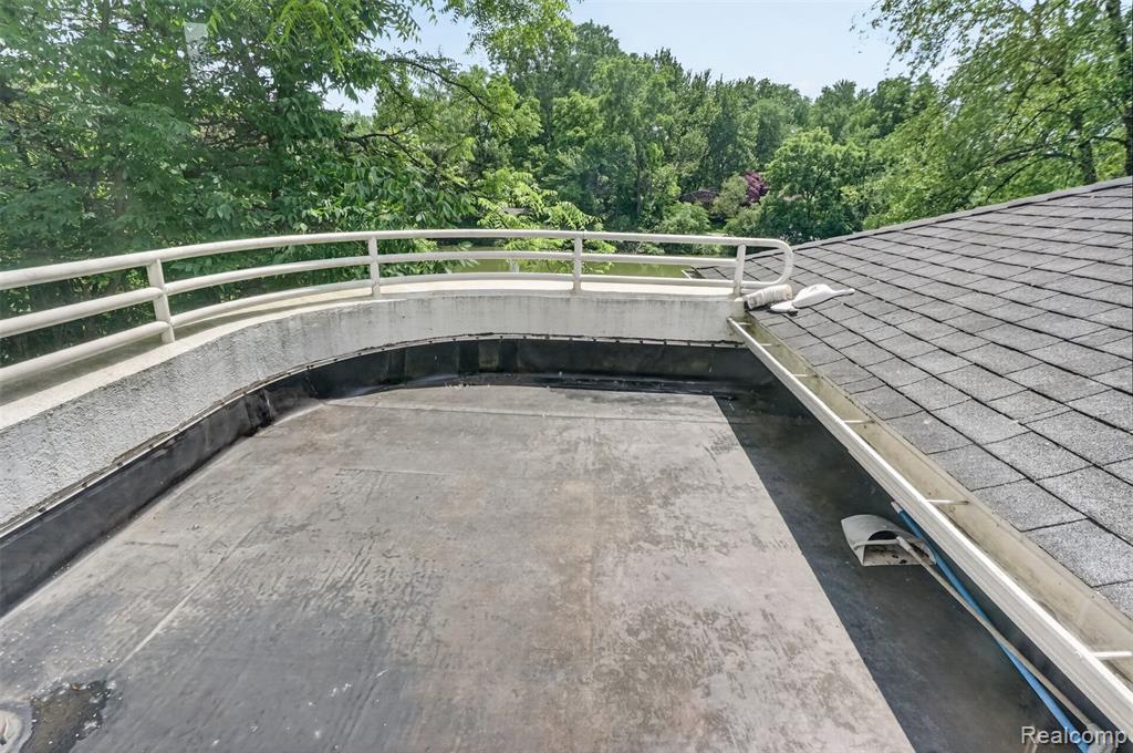 4845 Bryn Mawr Drive, Bloomfield Hills, MI 48301 — Photo 34