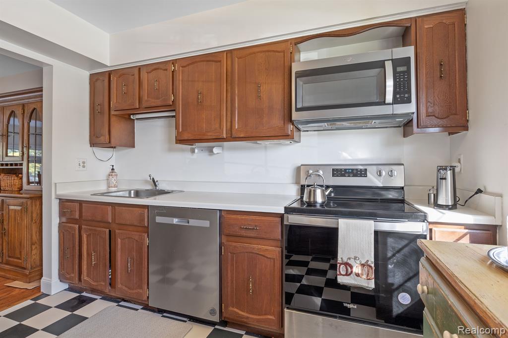 19919 SCHOOLHOUSE Court, Northville, MI 48167 — Photo 5