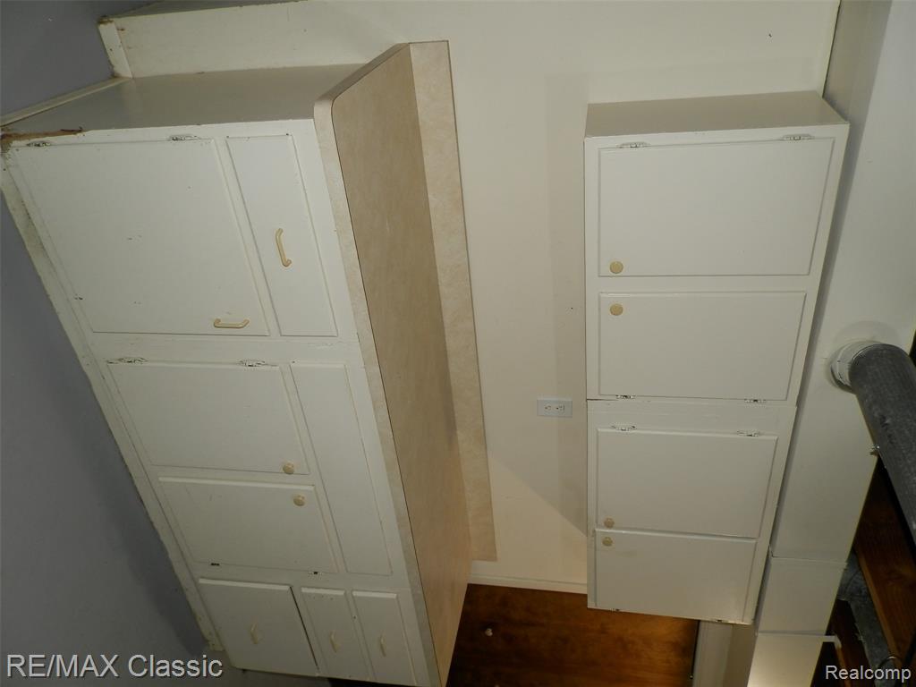 9374 PATTON Street, Livonia, MI 48150 — Photo 25