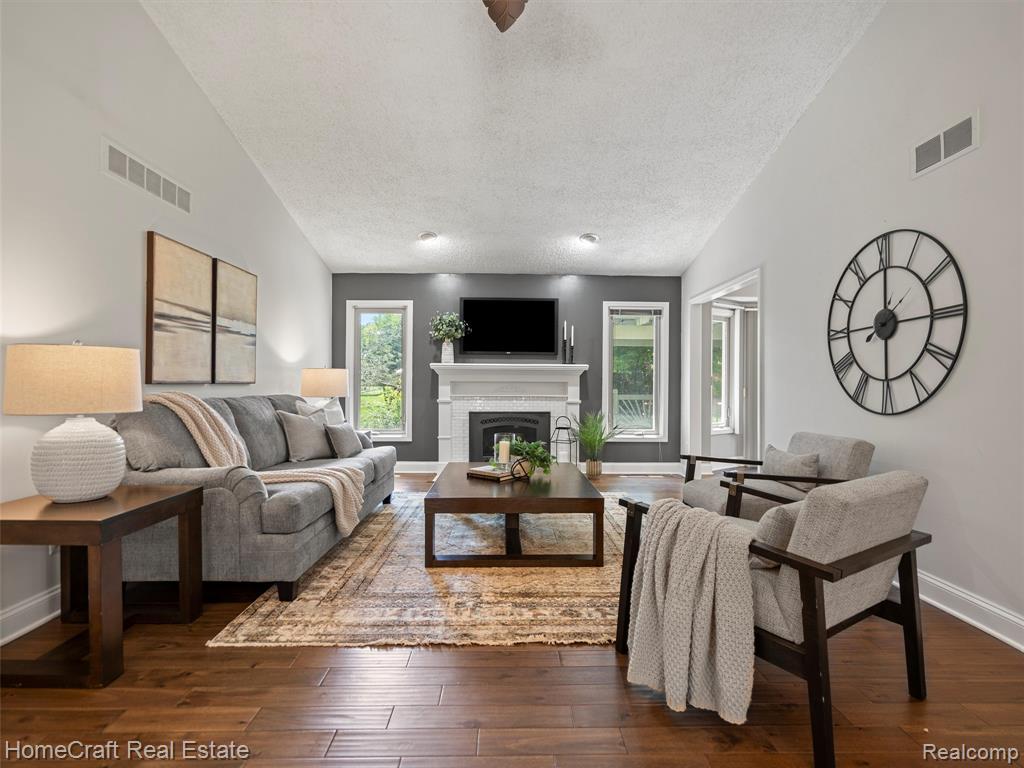 45019 MIDDLEBURY Court, Canton, MI 48188 — Photo 4