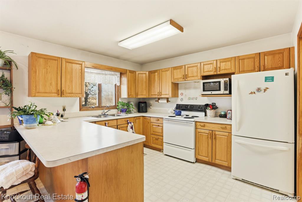 7045 Hospital Road, Freeland, MI 48623 — Photo 14