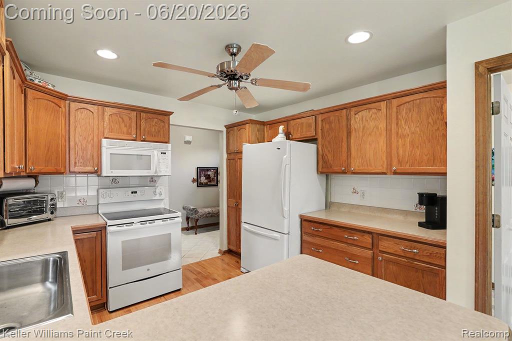 8183 Prestwick Lane, Washington, MI 48095 — Photo 10