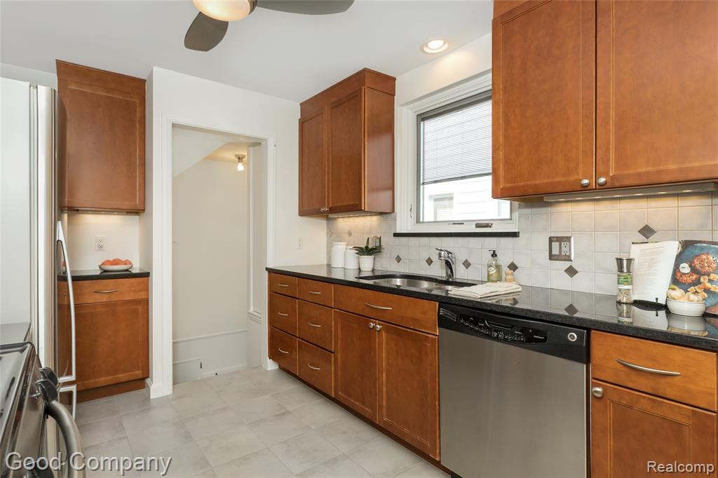 515 Potter Avenue, Royal Oak, MI 48067 — Photo 15