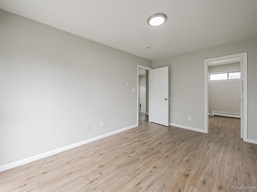 132 Huronview Court, White Lake, MI — Photo 12