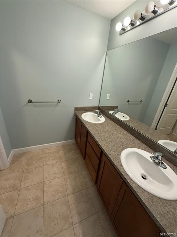 51124 Hallfield Street, Novi, MI — Photo 12