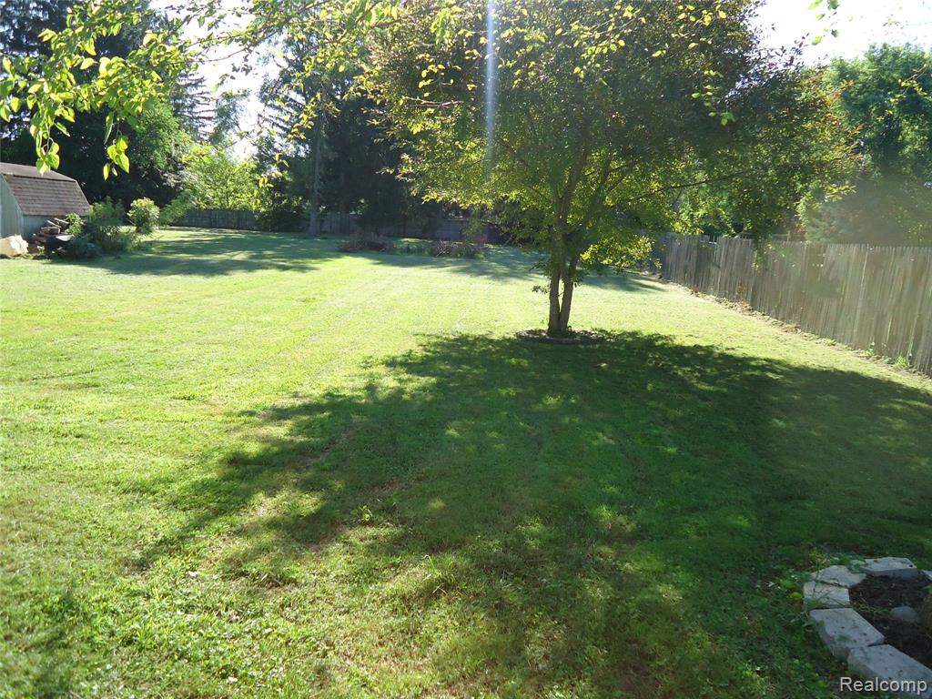 370 Adams Road, Saginaw, MI 48609 — Photo 21