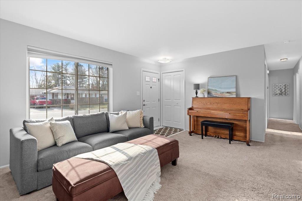 81 DAYTON Street, Oxford, MI 48371 — Photo 10