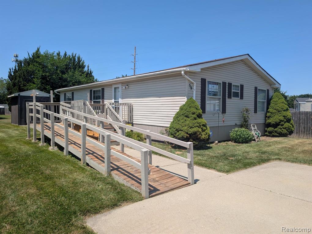 59 Foxpointe Court, Swartz Creek, MI 48473 — Photo 17