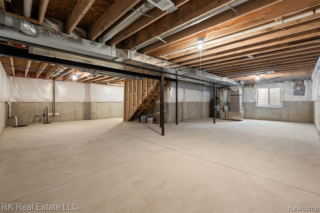 47260 Dequindre Road E, Shelby Twp, MI 48317 — Photo 34